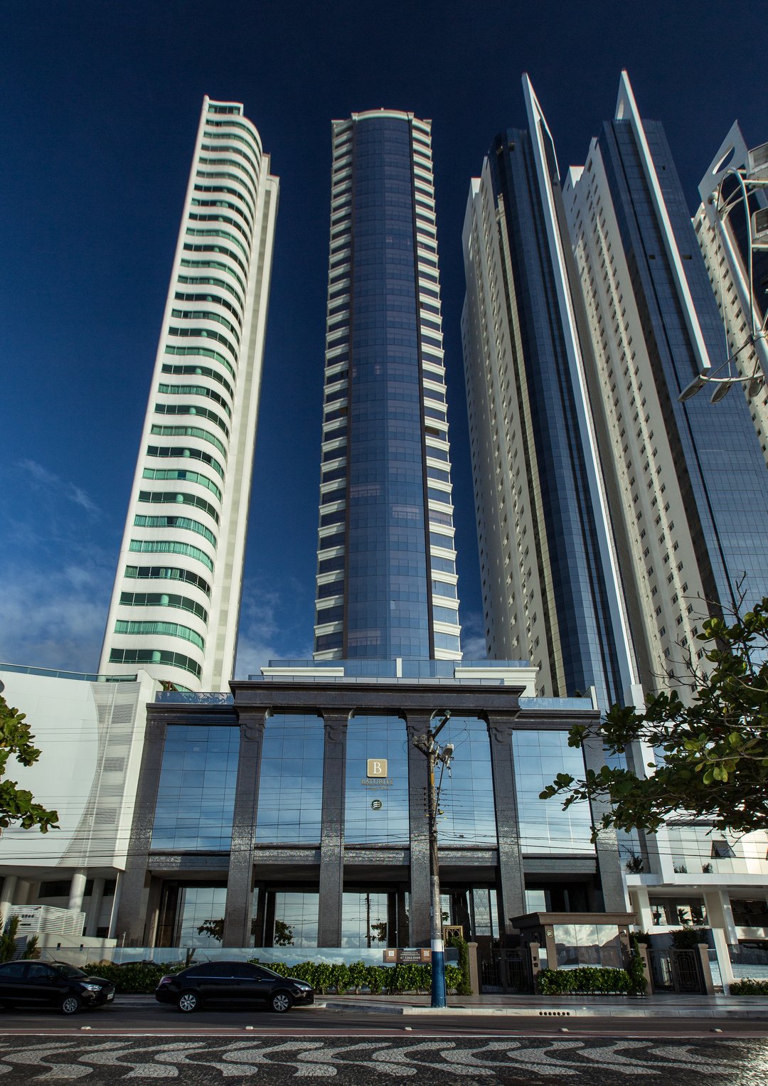 Baturite Lounge House