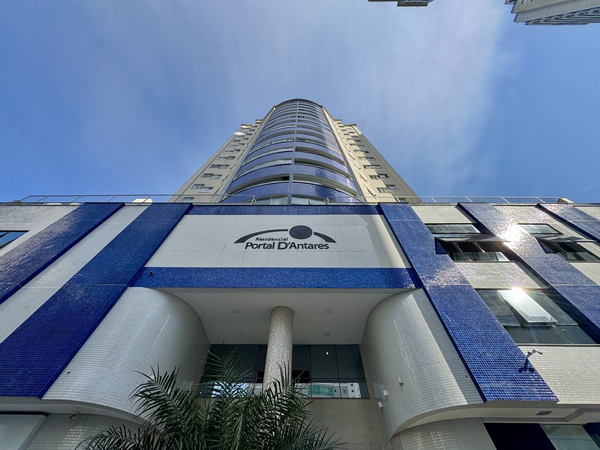 Apartamento 1 suíte no Portal D’ Antares — Pioneiros, Balneário Camboriú SC