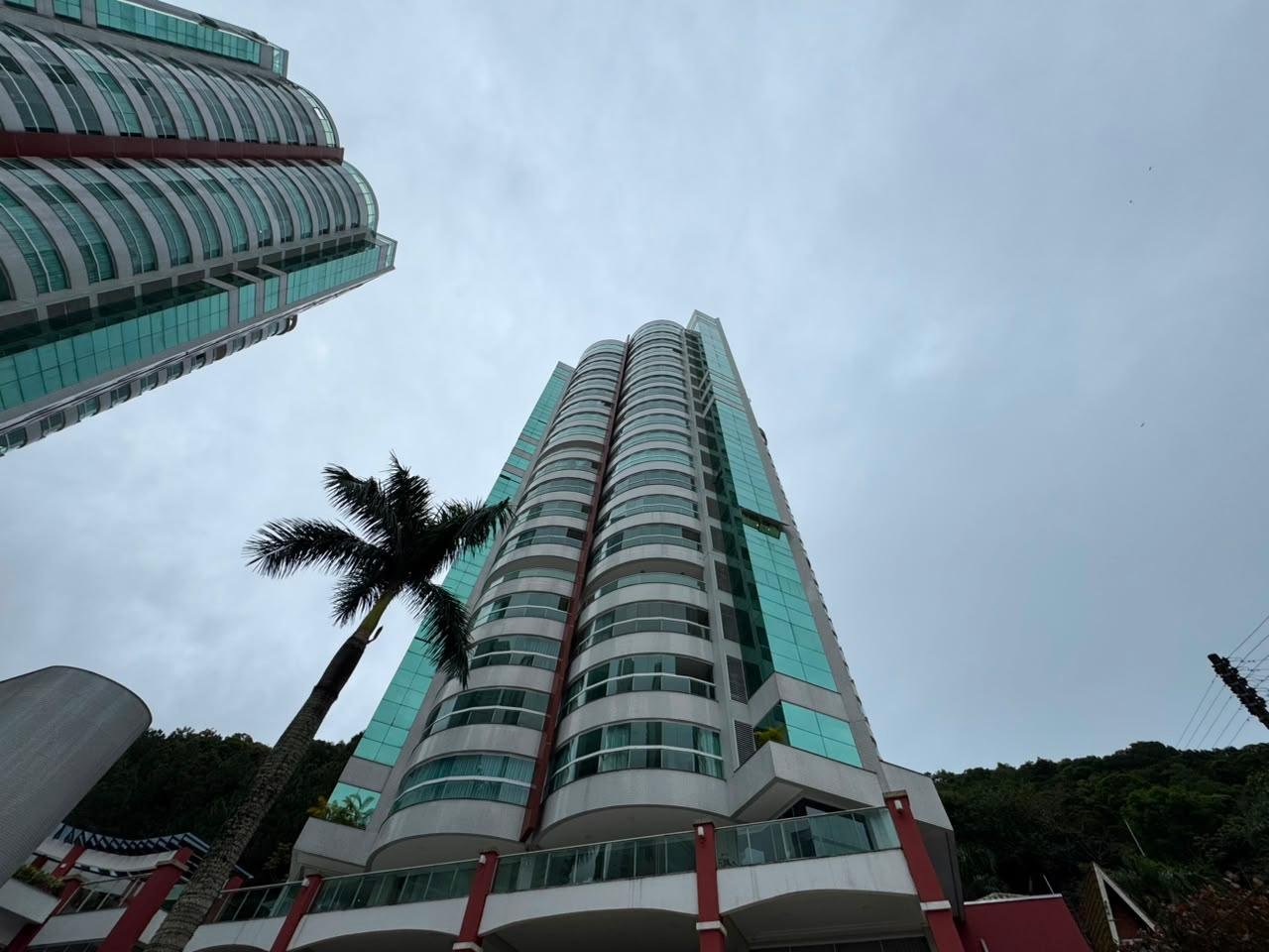 Apartamento 3 suítes no Bellas Artes — Pioneiros, Balneário Camboriú SC