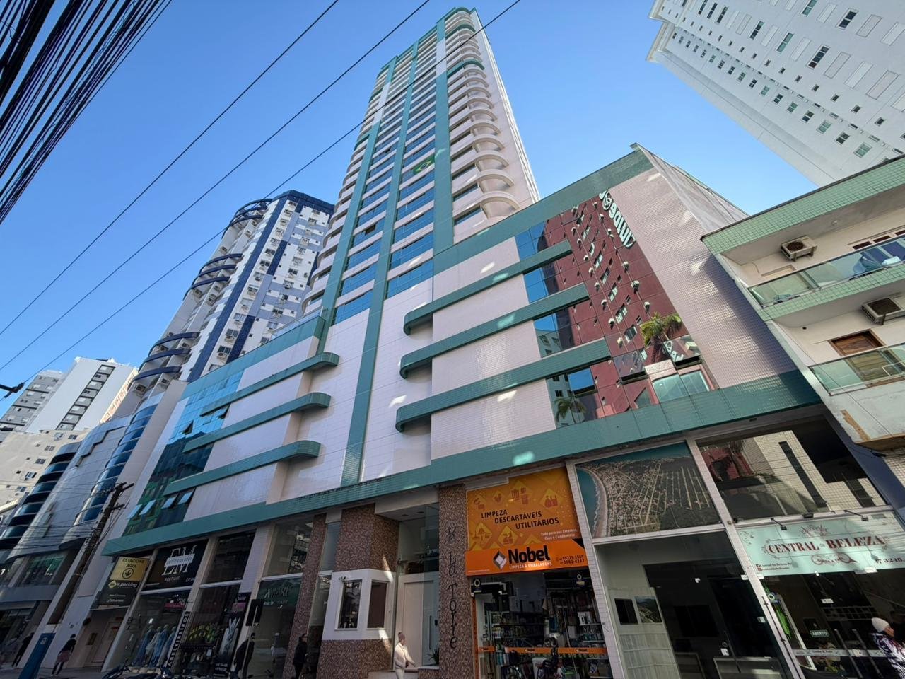 Apartamento 3 suítes no Residencial de La Torre — Centro, Balneário Camboriú SC