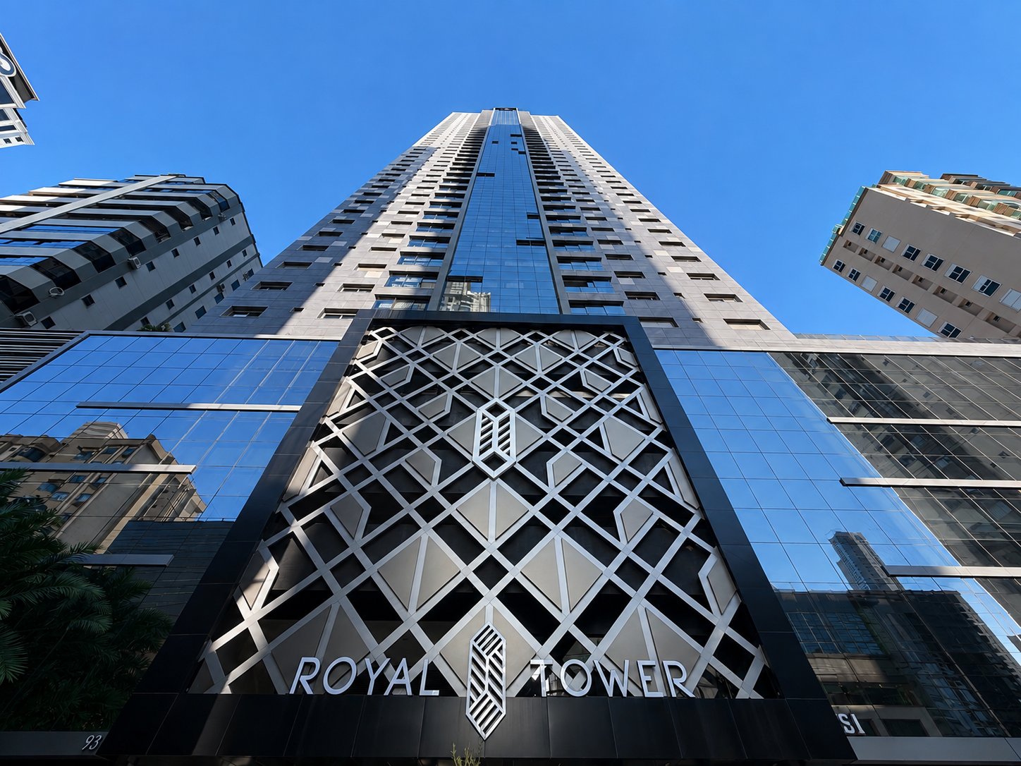 Apartamento 4 suítes no Royal Tower — Centro, Balneário Camboriú SC