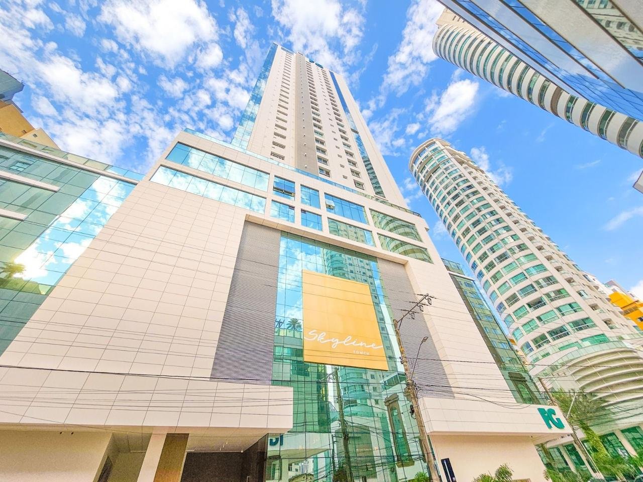 Apartamento 4 suítes no Skyline Tower — Barra Norte, Balneário Camboriú SC