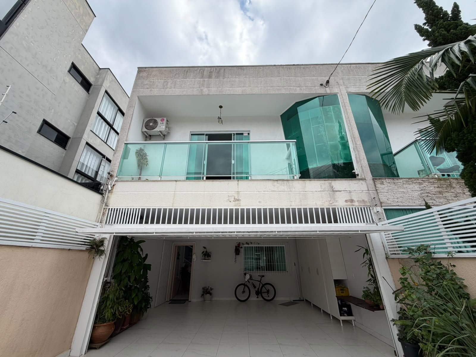 Casa 3 suítes — Contemporânea — foto 2