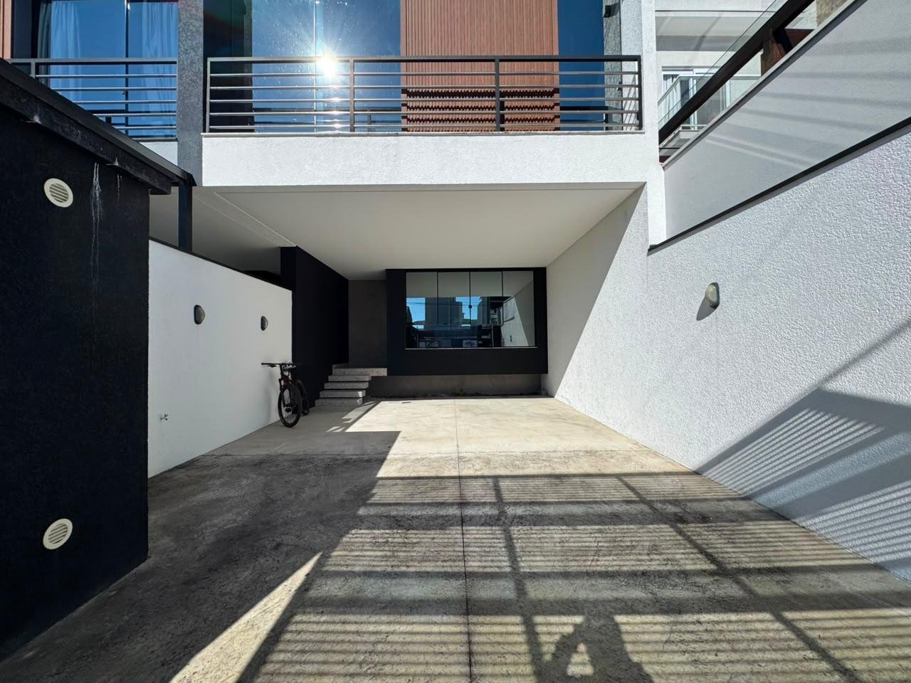 Casa 4 suítes — Praia dos Amores — foto 3