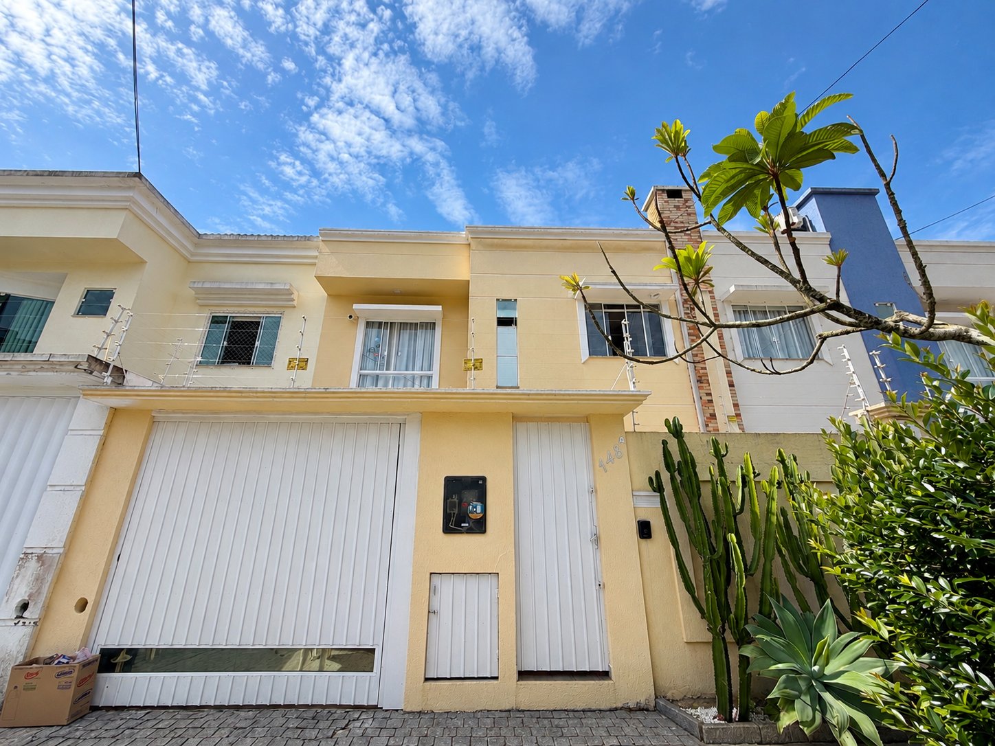 Casa 3 suítes — Praia dos Amores — foto 1
