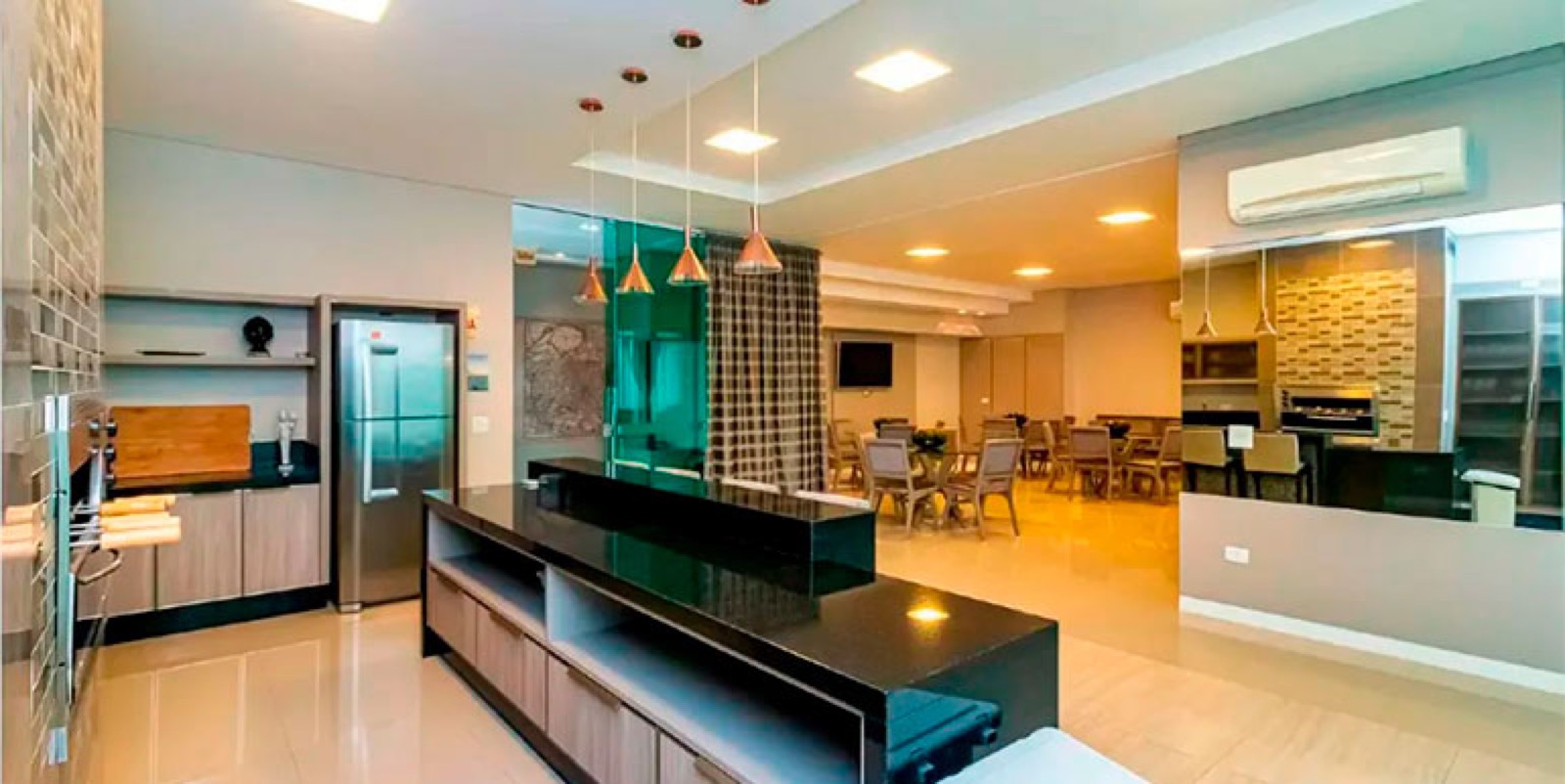 Area de lazer 2 do Chateau Montmartre em Balneário Camboriú SC