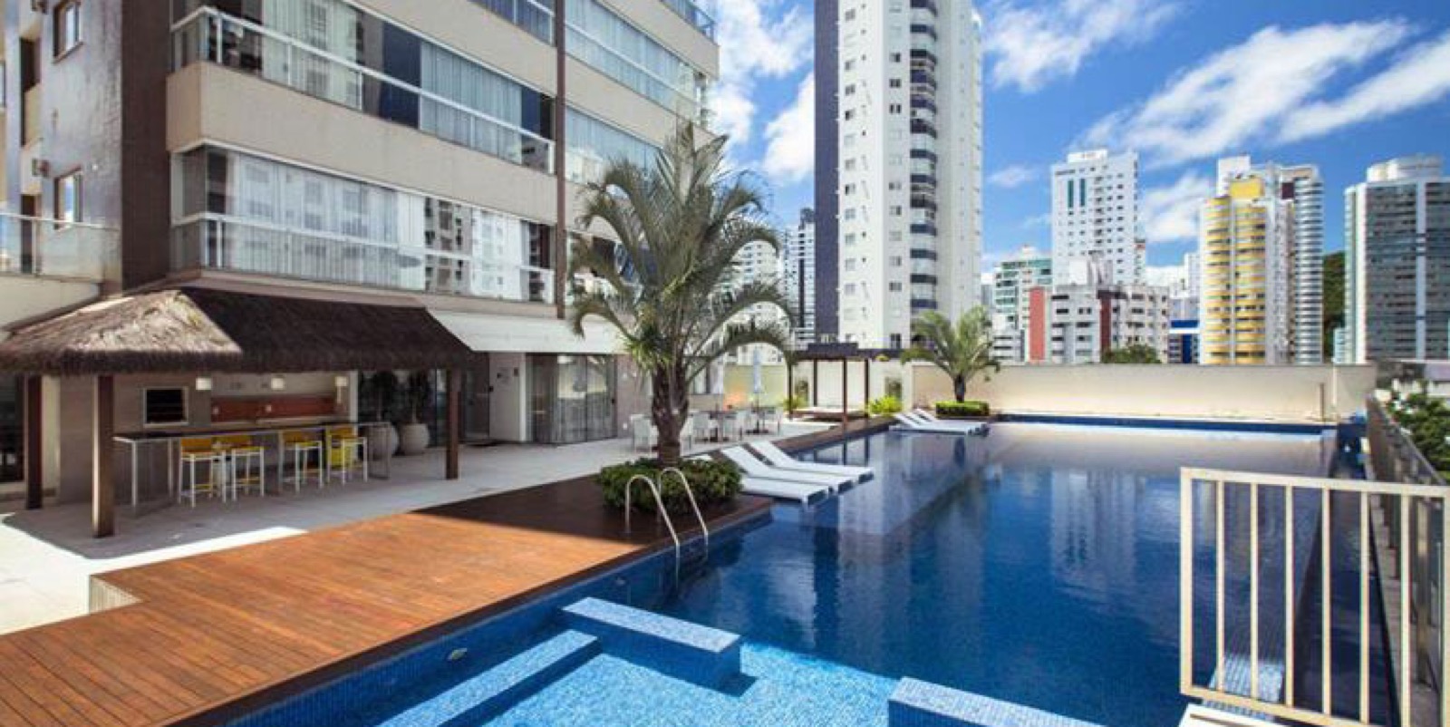 Area de lazer 2 do Costa Insolaratta em Balneário Camboriú SC