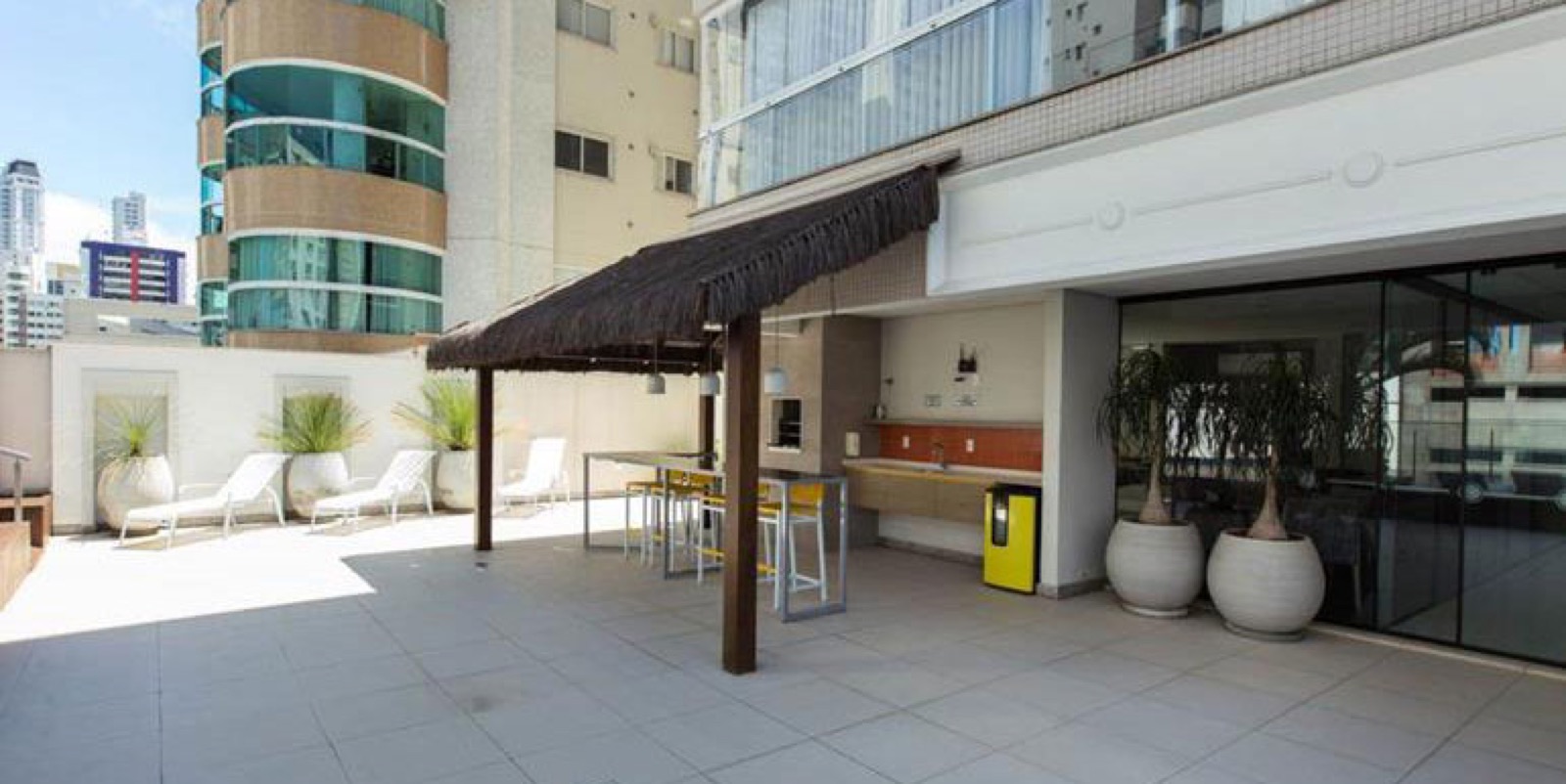 Area de lazer 6 do Costa Insolaratta em Balneário Camboriú SC