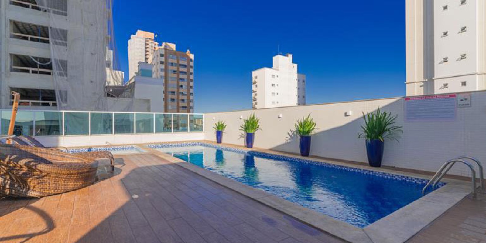 Area de lazer 1 do Figueira da Foz em Balneário Camboriú SC