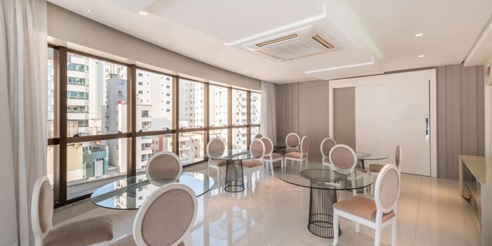 Area de lazer 2 do Ísis Sun Tower em Balneário Camboriú SC