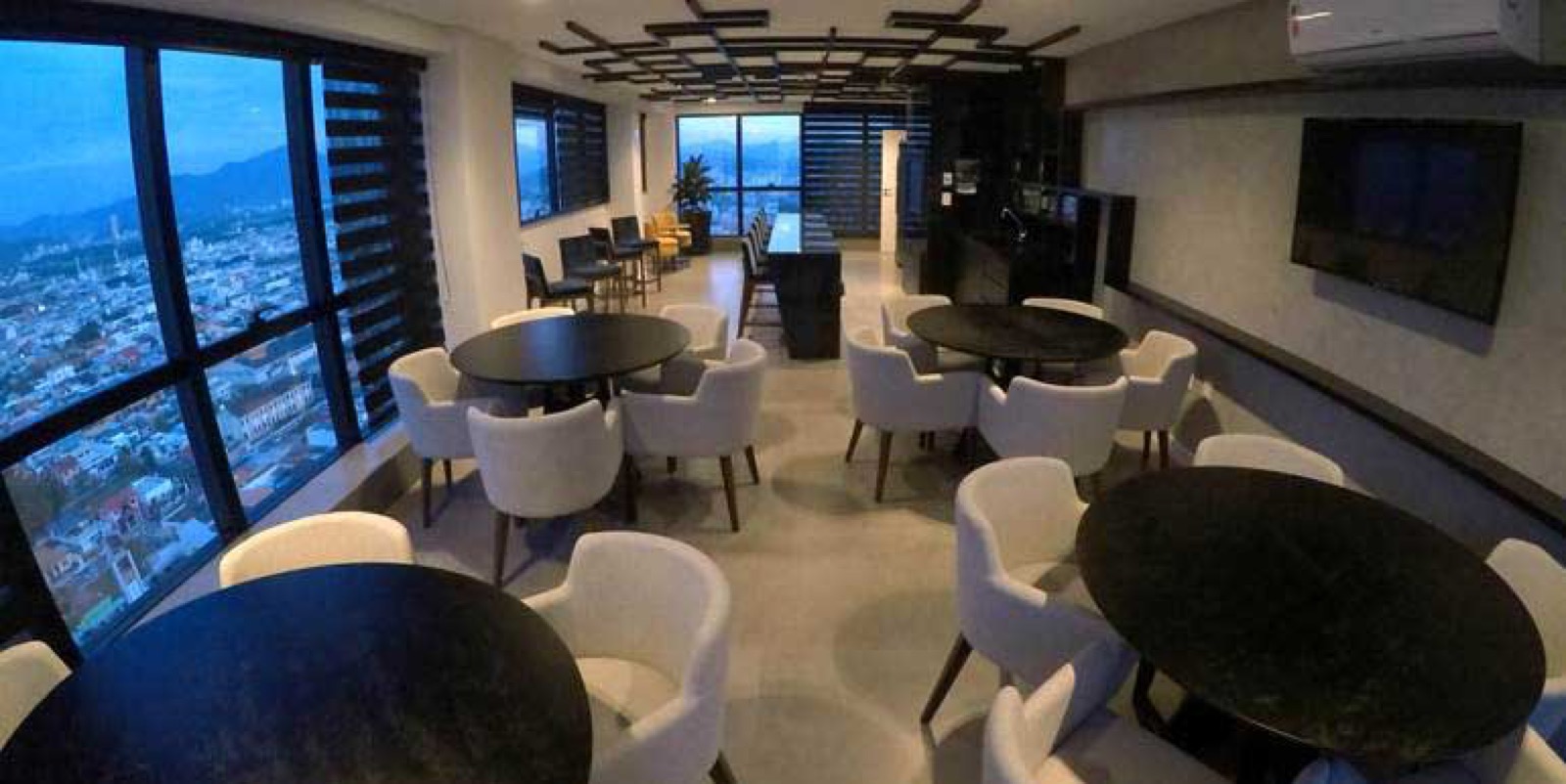 Area de lazer 4 do Sky Business Center em Balneário Camboriú SC