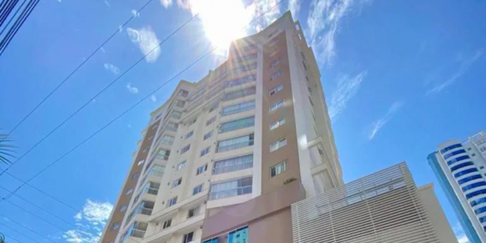 Area de lazer 1 do Solar do Guarujá em Balneário Camboriú SC