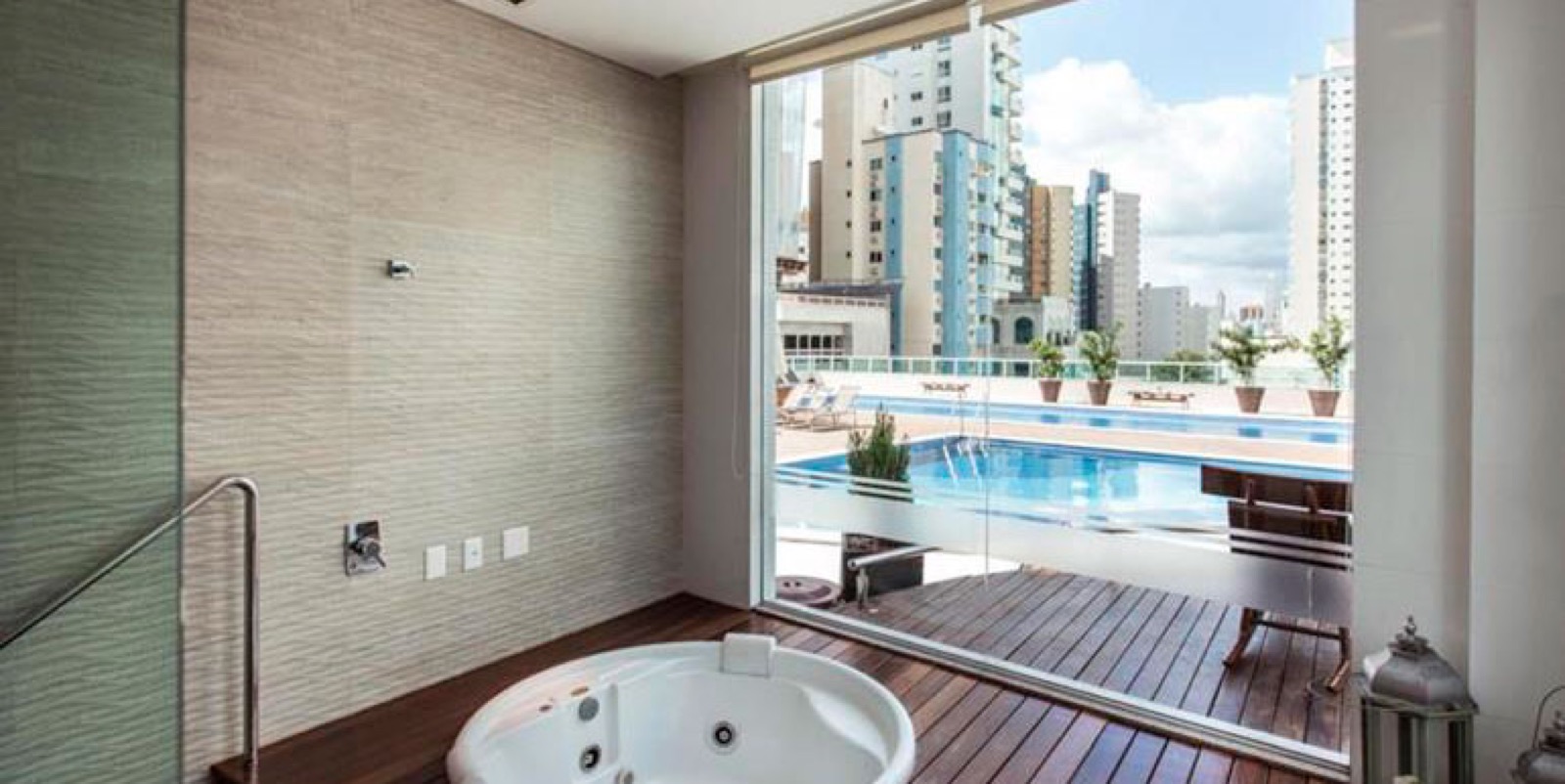 Area de lazer 4 do Torre de Lyon em Balneário Camboriú SC