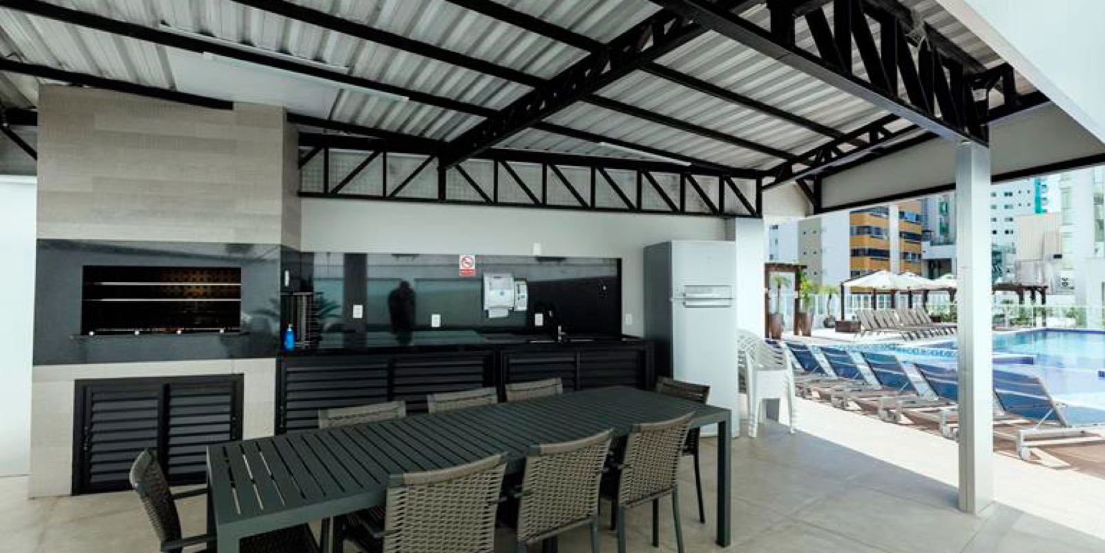 Area de lazer 1 do Villa Di Mare Residence em Balneário Camboriú SC