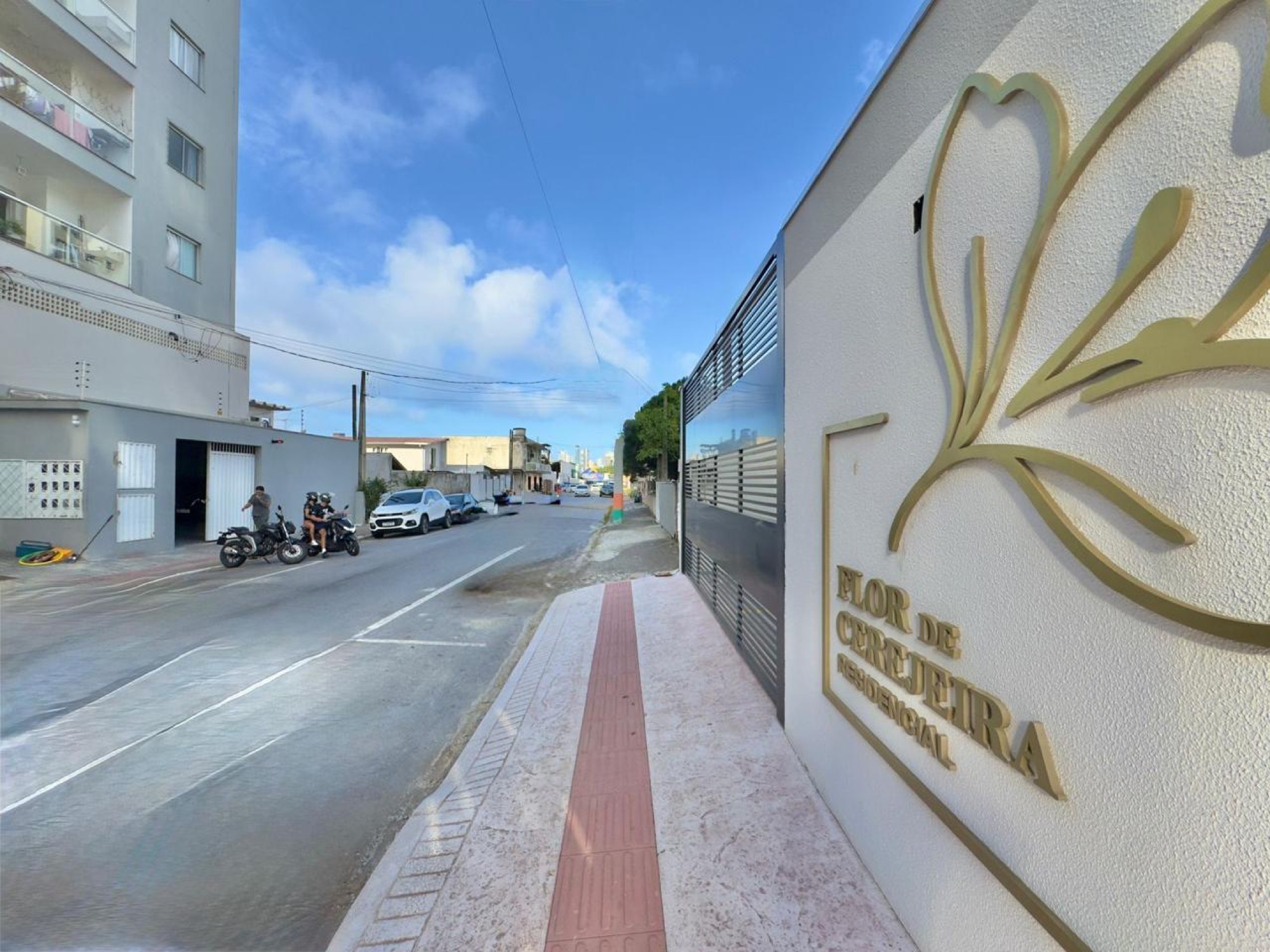 Flor de Cerejeira — Camboriú SC