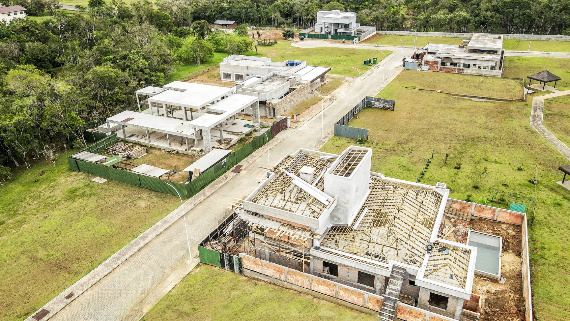 Andamento da obra — Gralha Azul PRONTO PARA MORAR — Camboriú SC