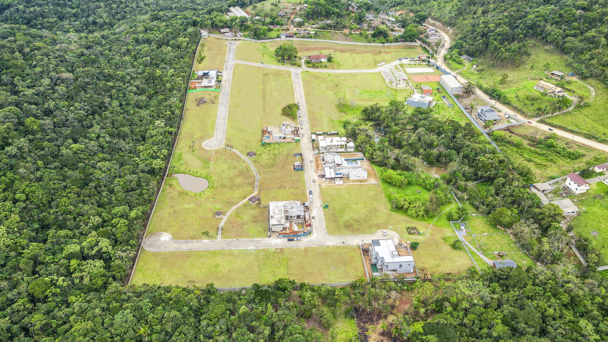 Andamento da obra — Gralha Azul PRONTO PARA MORAR — Camboriú SC