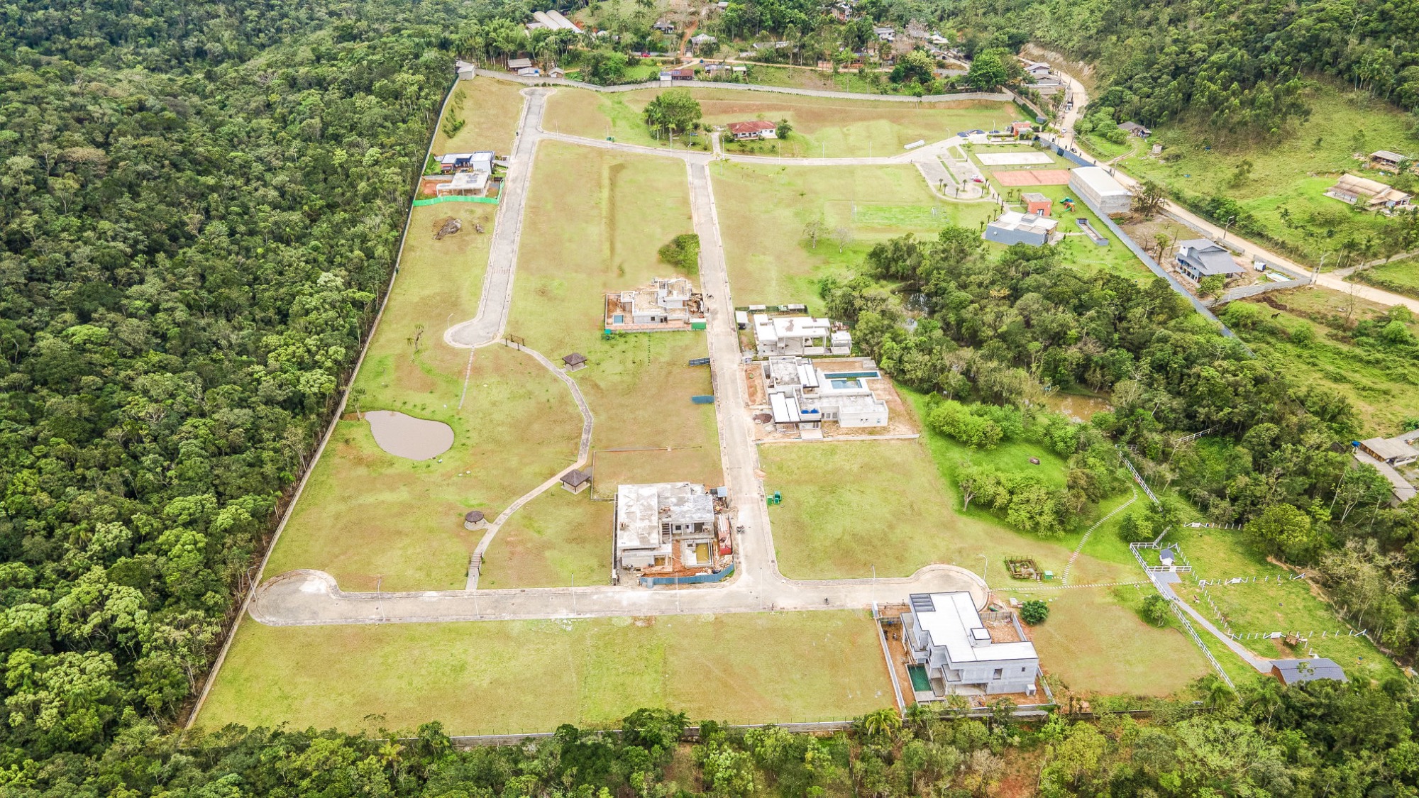 Andamento da obra — Gralha Azul PRONTO PARA MORAR — Camboriú SC