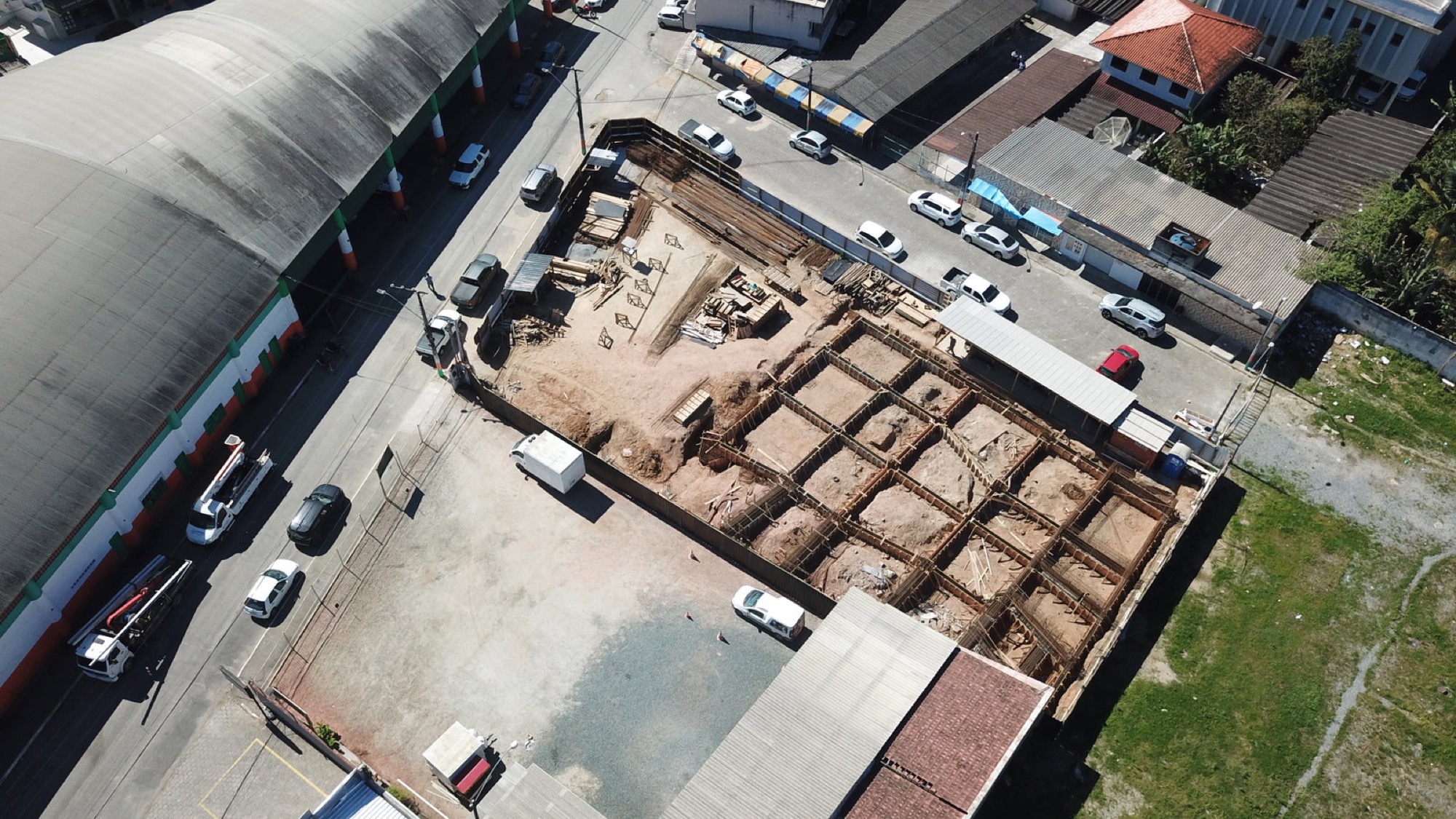 Andamento da obra — Villaggio Di Pietra Elegância e Conforto em Camboriú — Camboriú SC