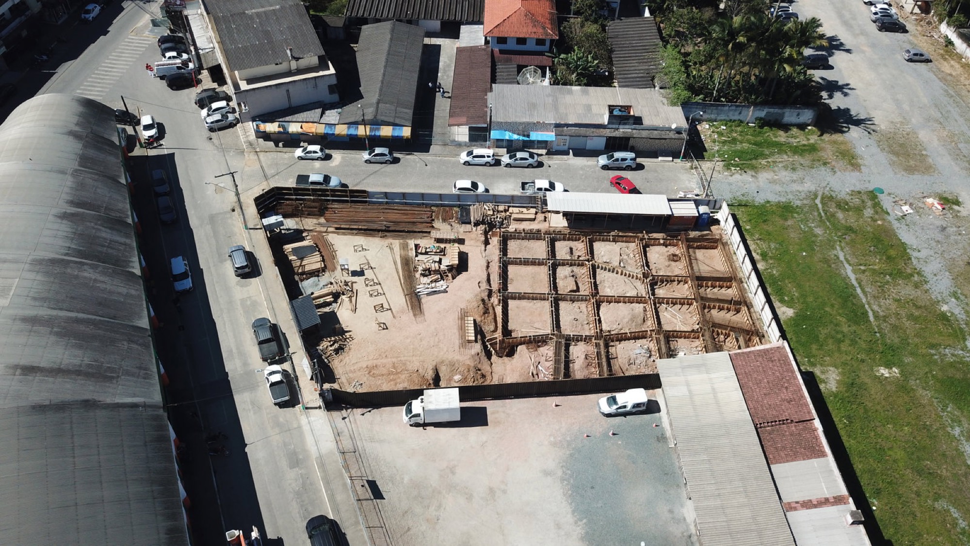 Andamento da obra — Villaggio Di Pietra Elegância e Conforto em Camboriú — Camboriú SC