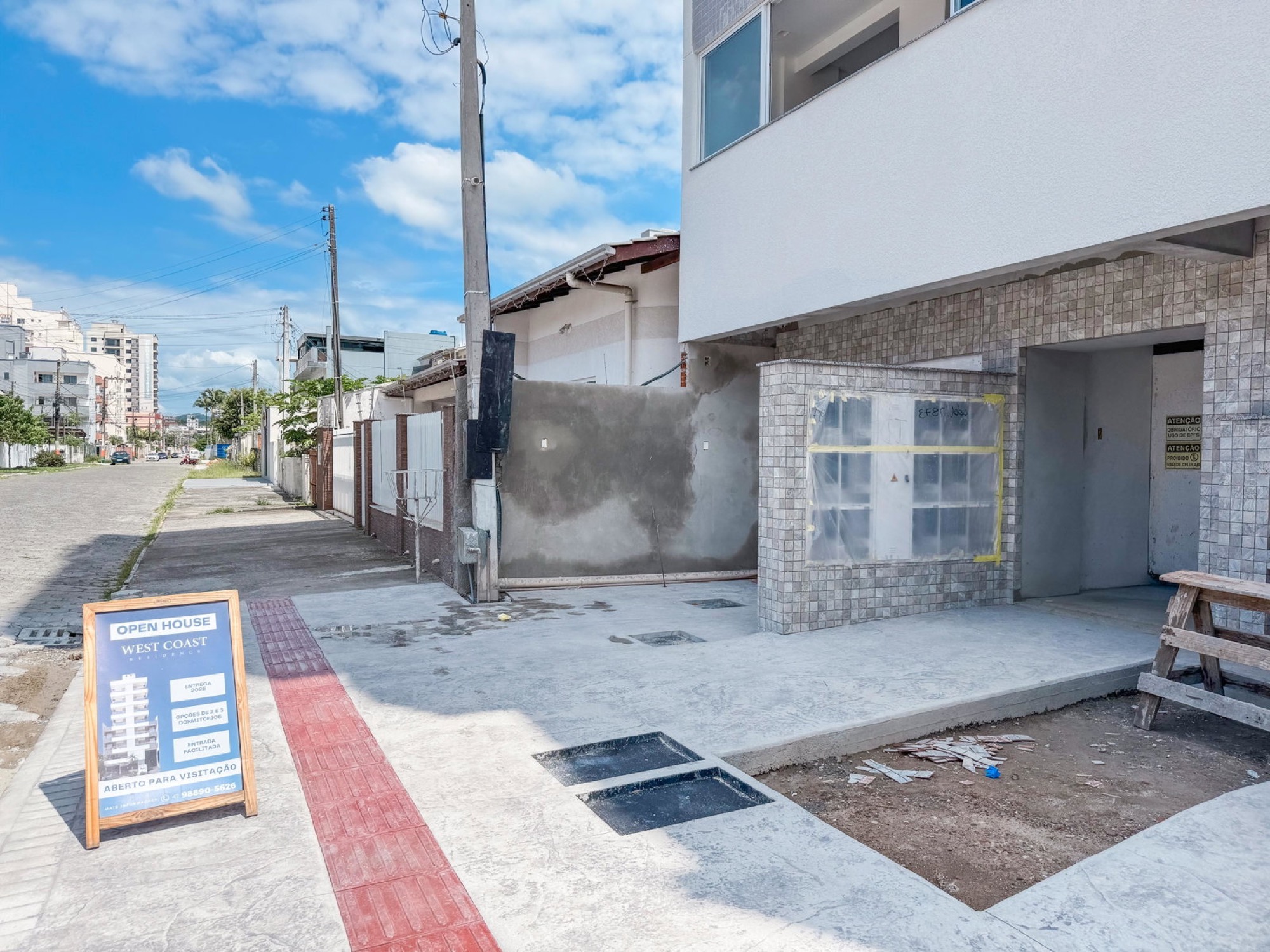 Andamento da obra — West Coast Residence — março de 2025