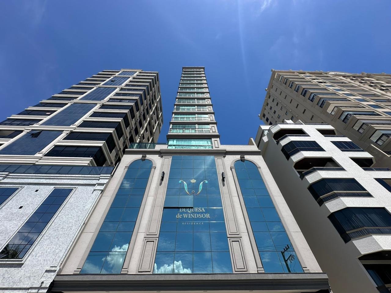 Apartamento 3 suítes no Duquesa de Windsor — Balneário Perequê, Porto Belo SC