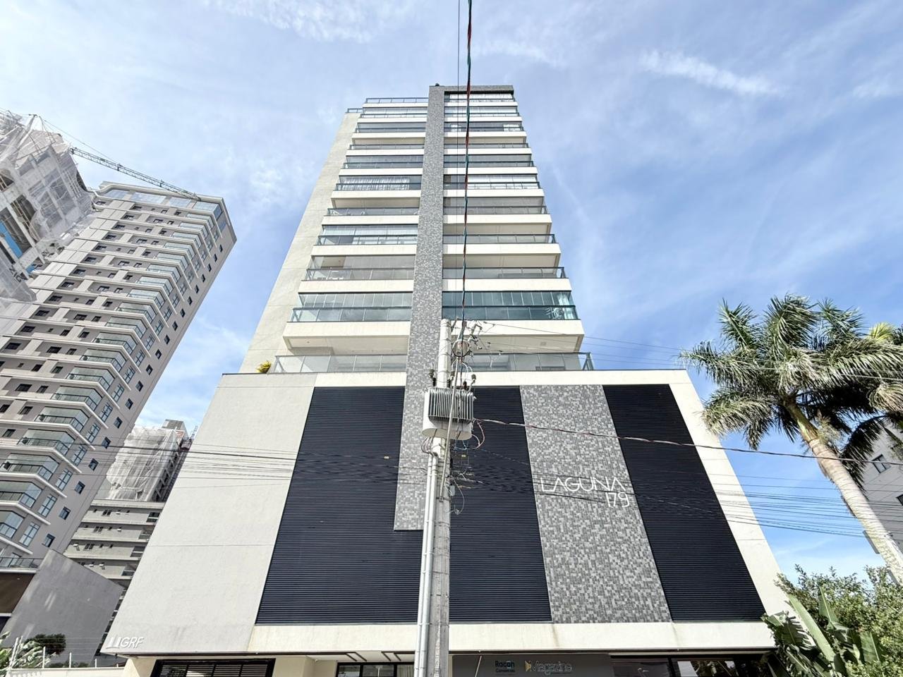 Apartamento 3 suítes no Laguna — foto 1, Balneário Perequê, Porto Belo SC