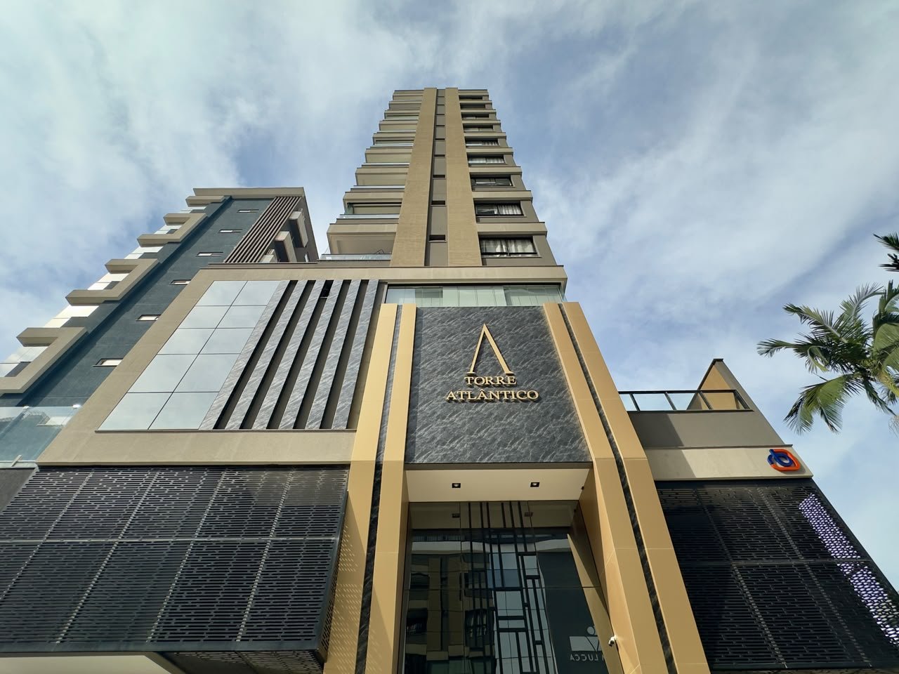 Apartamento 3 suítes no Torre Atlântico — Balneário Perequê, Porto Belo SC