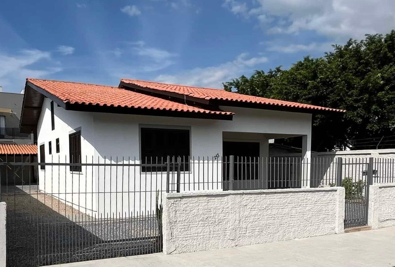 Casa 1 suíte no Jardim Dourado — Jardim Dourado, Porto Belo SC