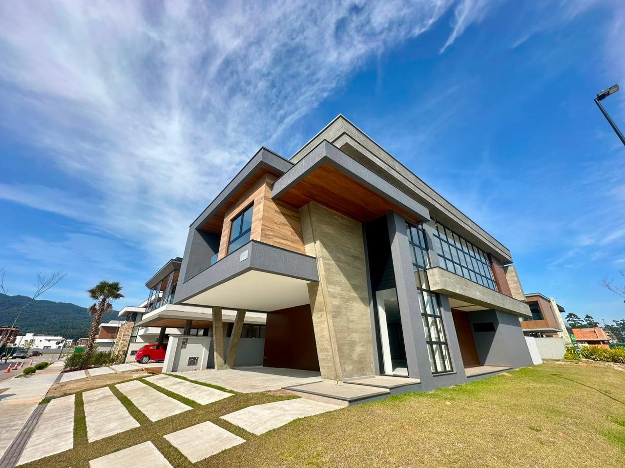 Casa 4 suítes no Jardim Dourado — Jardim Dourado, Porto Belo SC