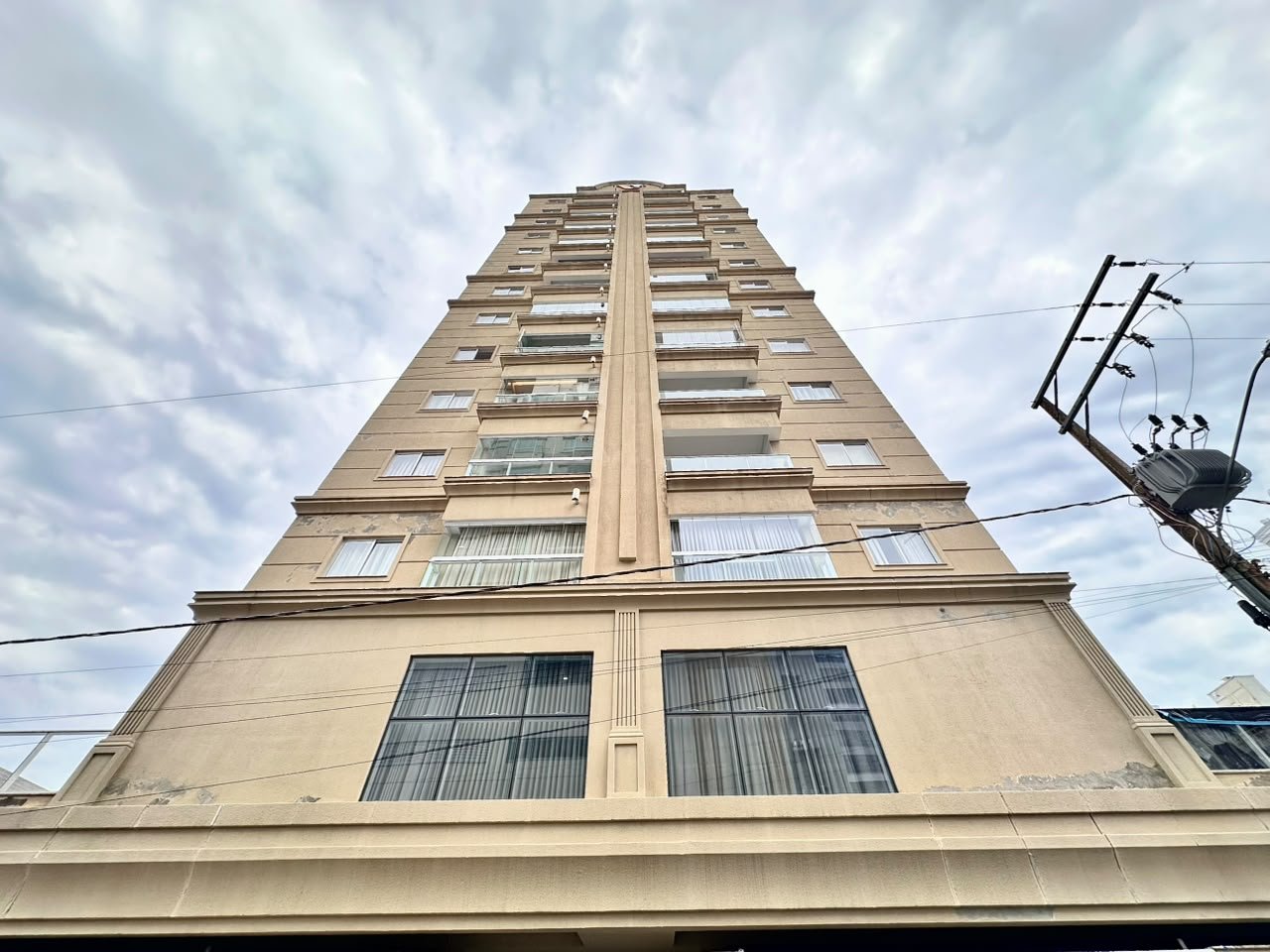 Apartamento 1 suíte no Chateau Saint Michel — Meia Praia, Itapema SC