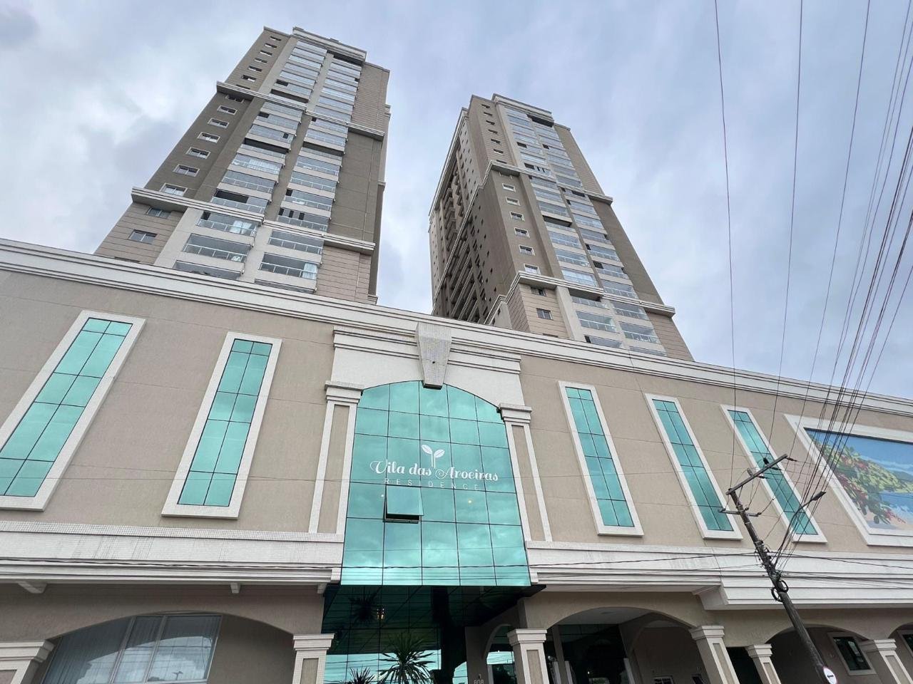 Apartamento 1 suíte no Vila das Aroeiras — Meia Praia, Itapema SC