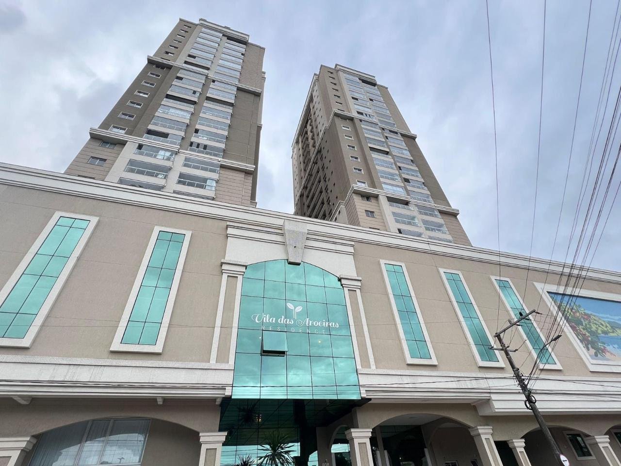 Apartamento 1 suíte no Vila das Aroeiras — Meia Praia, Itapema SC