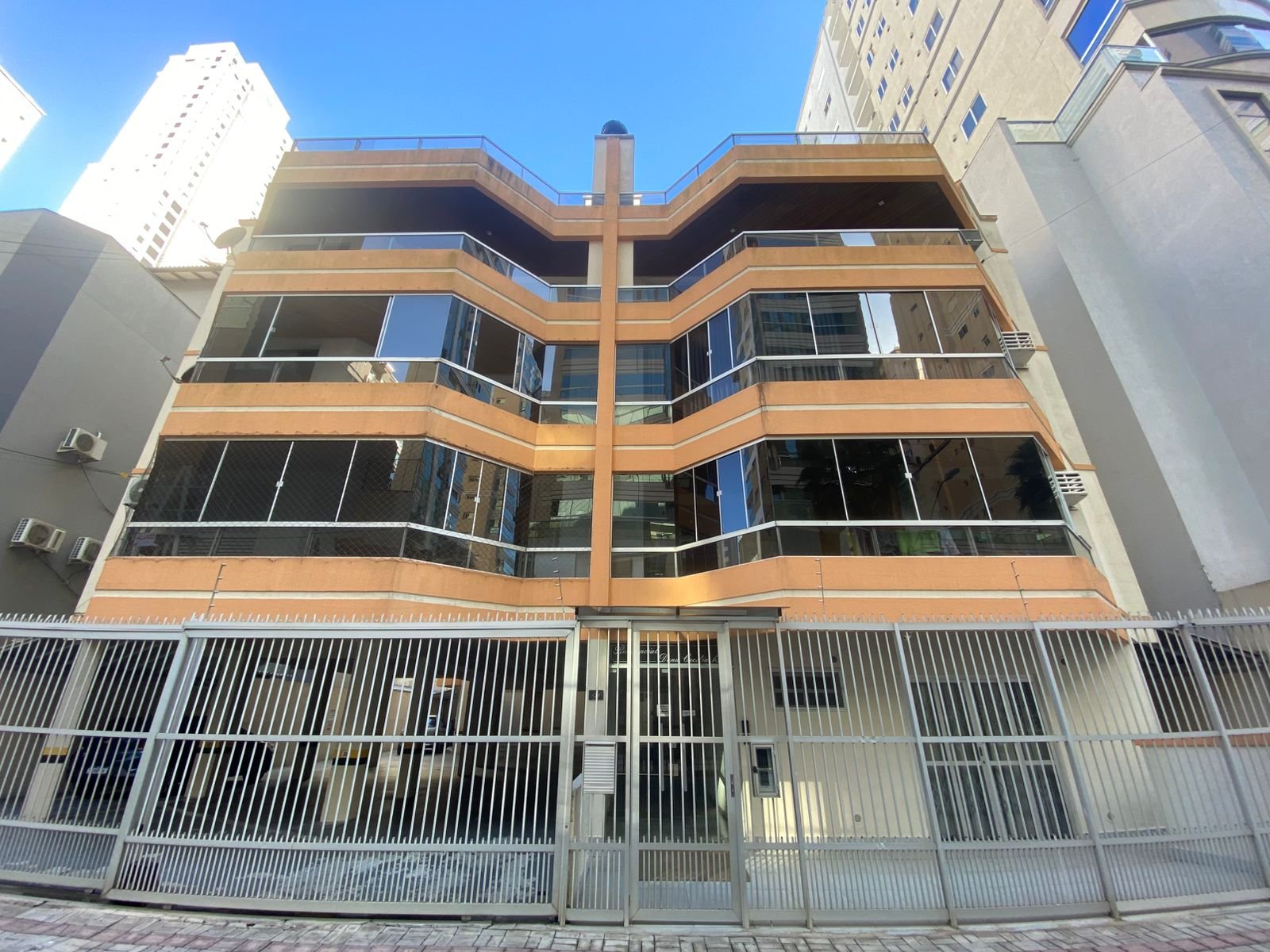 Apartamento 2 dormitórios no Dona Cecília — Meia Praia, Itapema SC