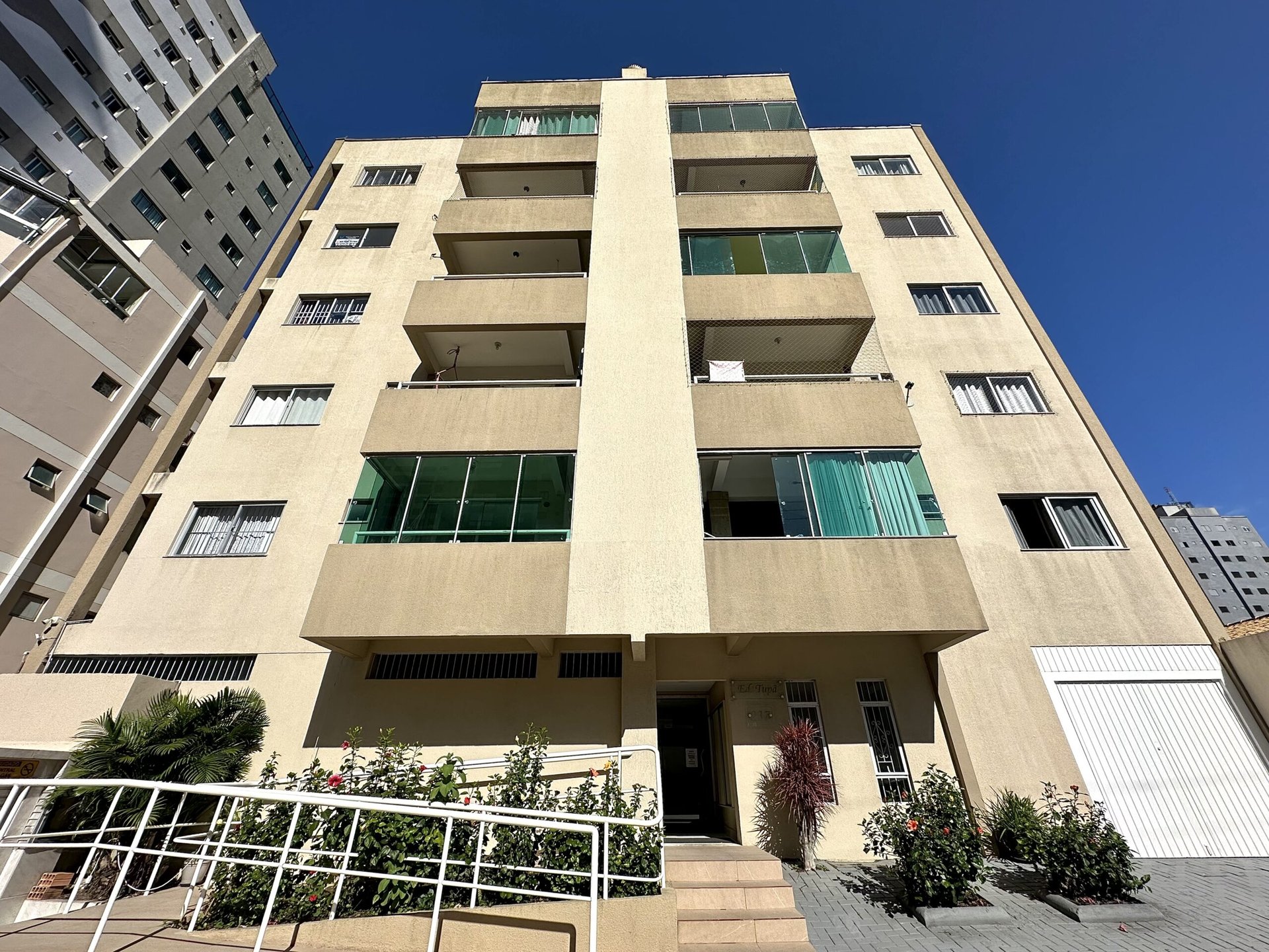 Apartamento 2 dormitórios no Tupã — Meia Praia, Itapema SC