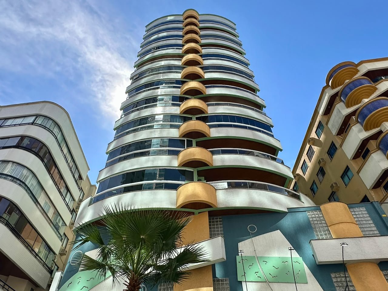 Apartamento 2 suítes no Hans Lorenz — Meia Praia, Itapema SC
