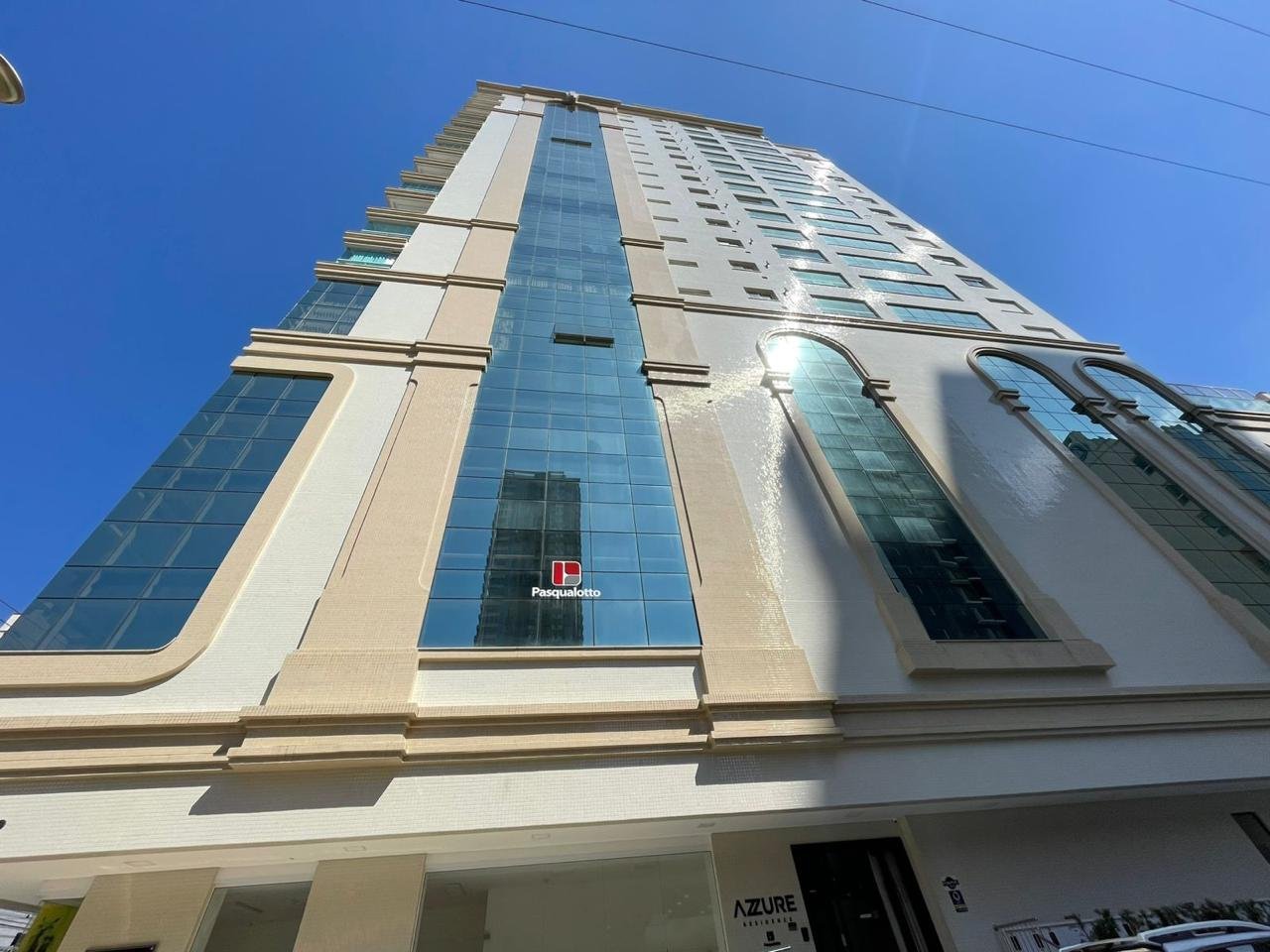 Apartamento 3 suítes no Azzure — Meia Praia, Itapema SC