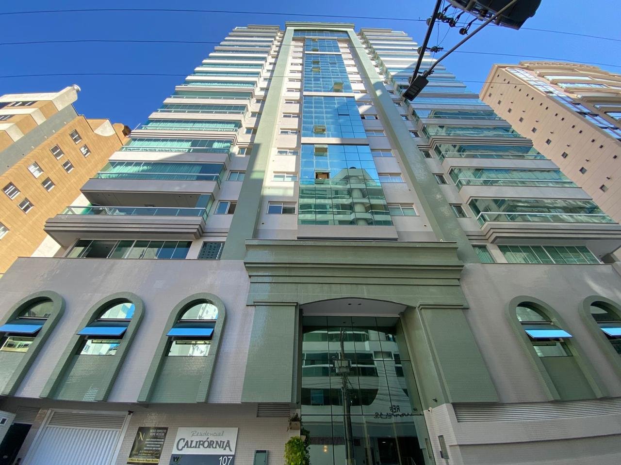 Apartamento 3 suítes no California — Meia Praia, Itapema SC