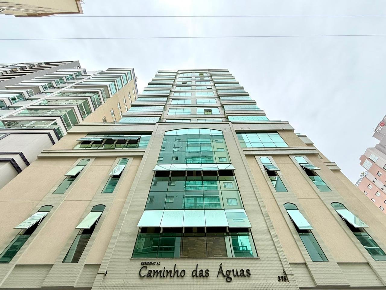 Apartamento 3 suítes no Caminho das Águas — Meia Praia, Itapema SC