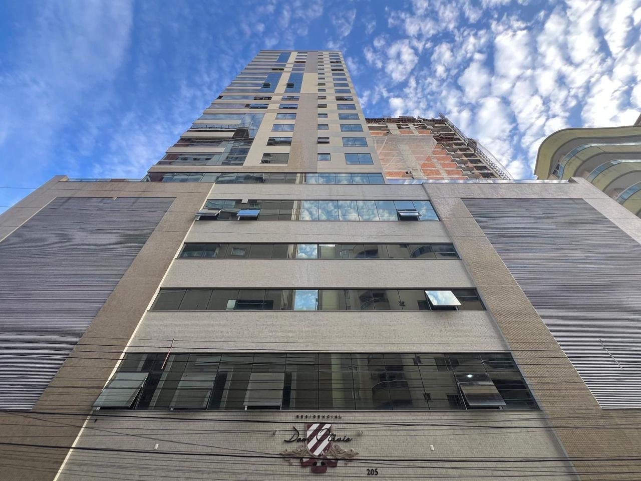 Apartamento 3 suítes no Dom Otávio — Meia Praia, Itapema SC