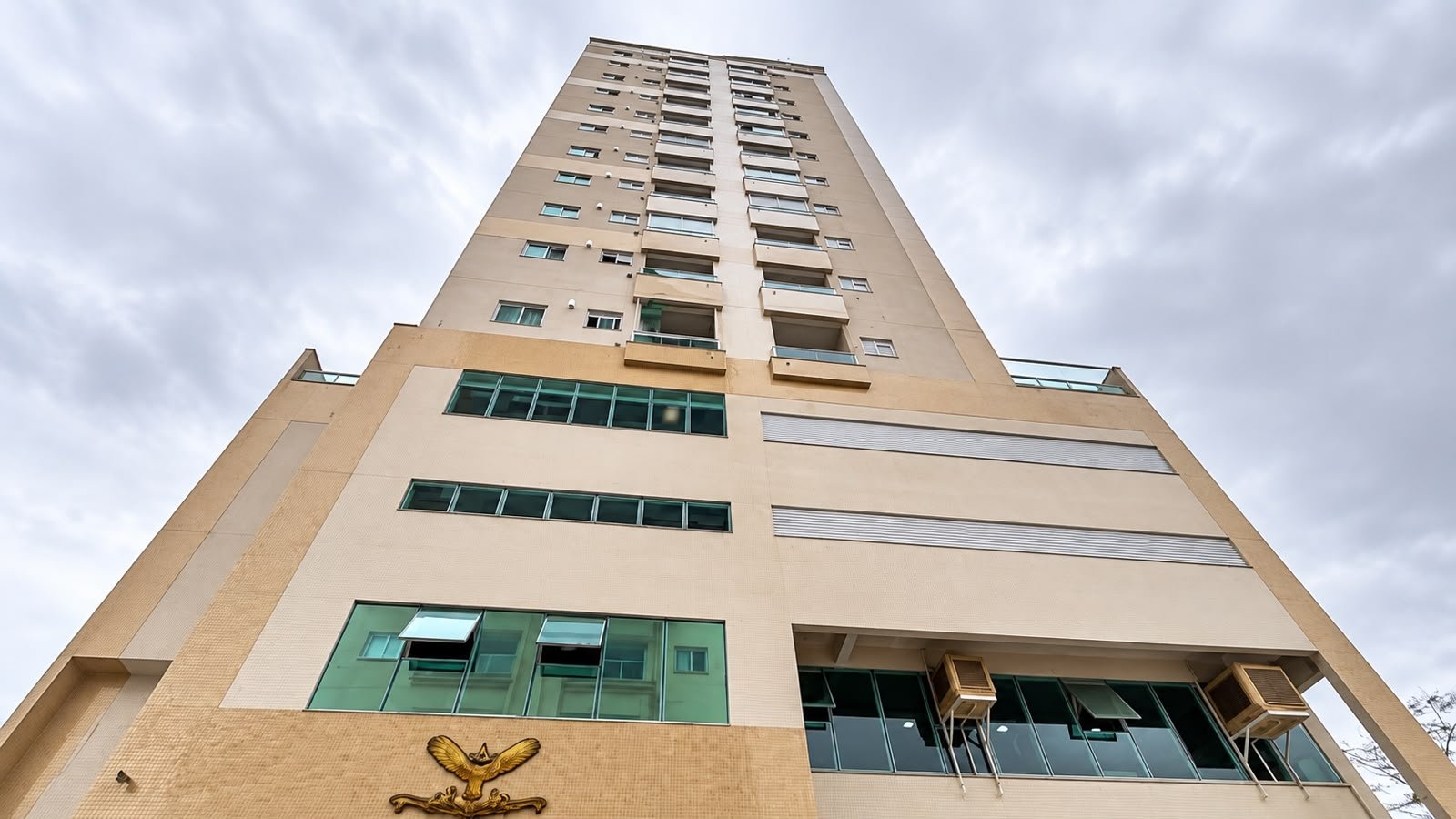 Apartamento 3 suítes no Elohim — Meia Praia, Itapema SC