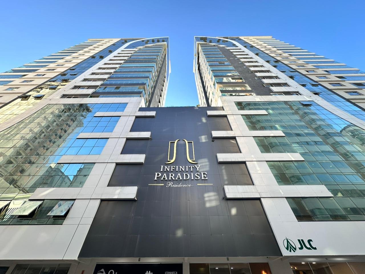 Apartamento 3 suítes no Infinity Paradise — Meia Praia, Itapema SC