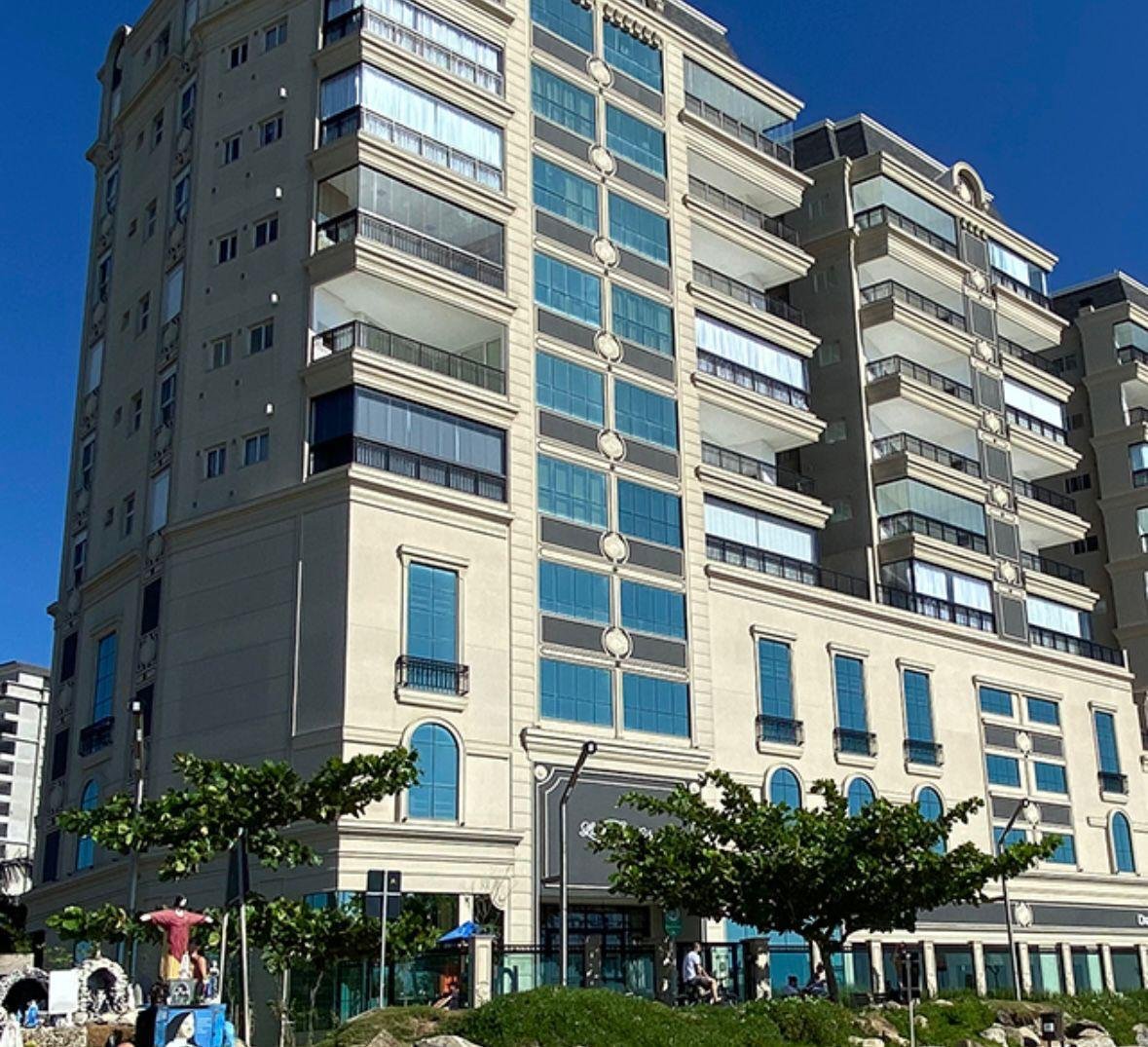 Apartamento 3 suítes no La Rivière — Meia Praia, Itapema SC
