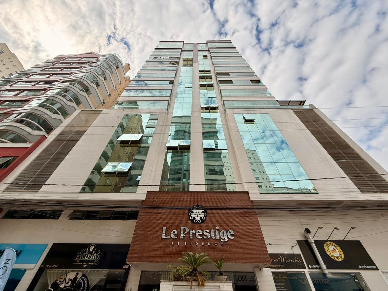 Apartamento 3 suítes no Le Prestige — Meia Praia, Itapema SC