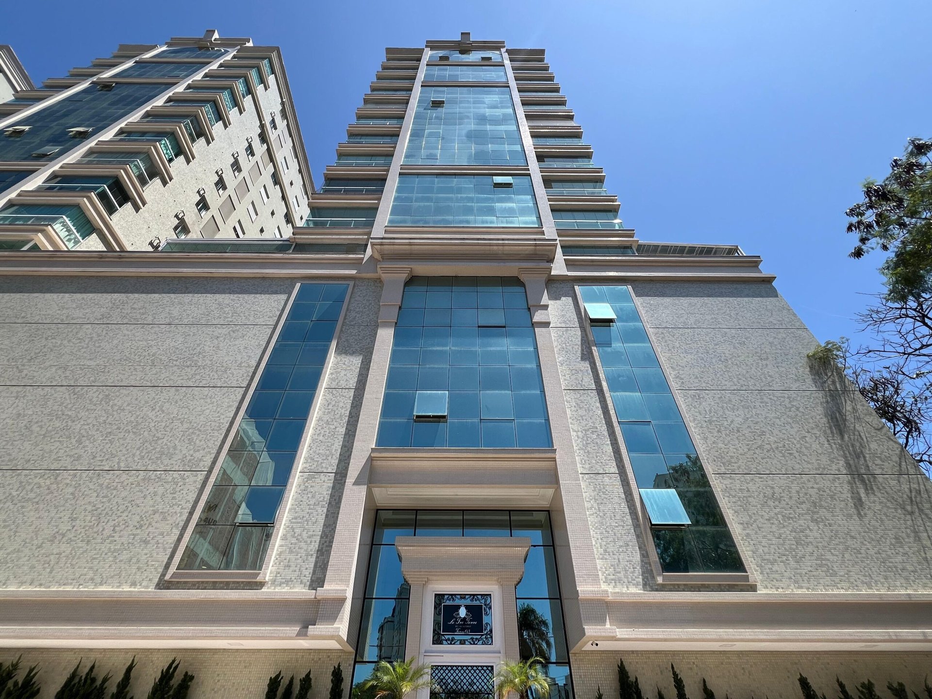 Apartamento 3 suítes no Le Tre Torri — Centro, Itapema SC