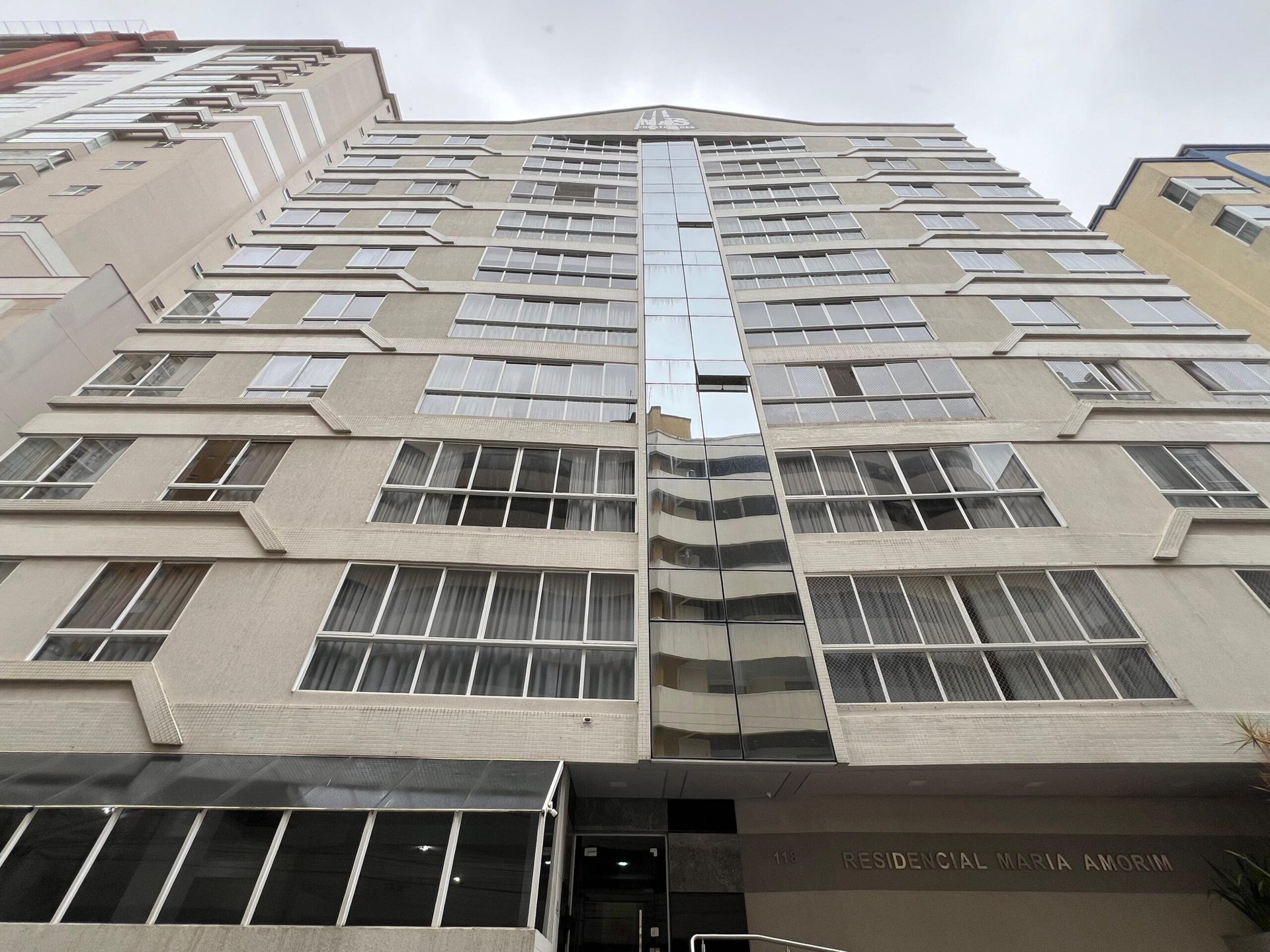 Apartamento 3 suítes no Maria Amorim — Meia Praia, Itapema SC