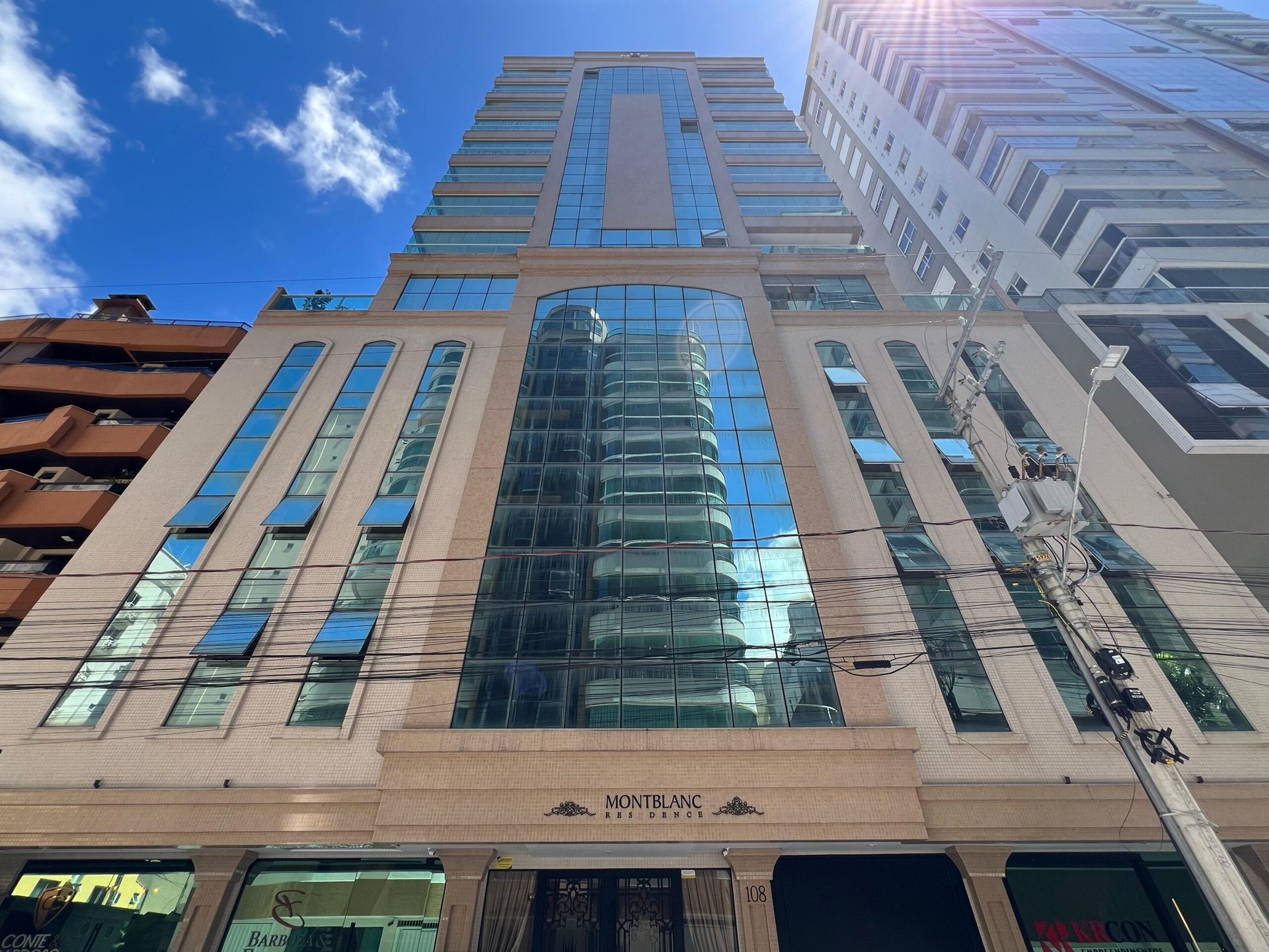 Apartamento 3 suítes no Montblanc — Meia Praia, Itapema SC