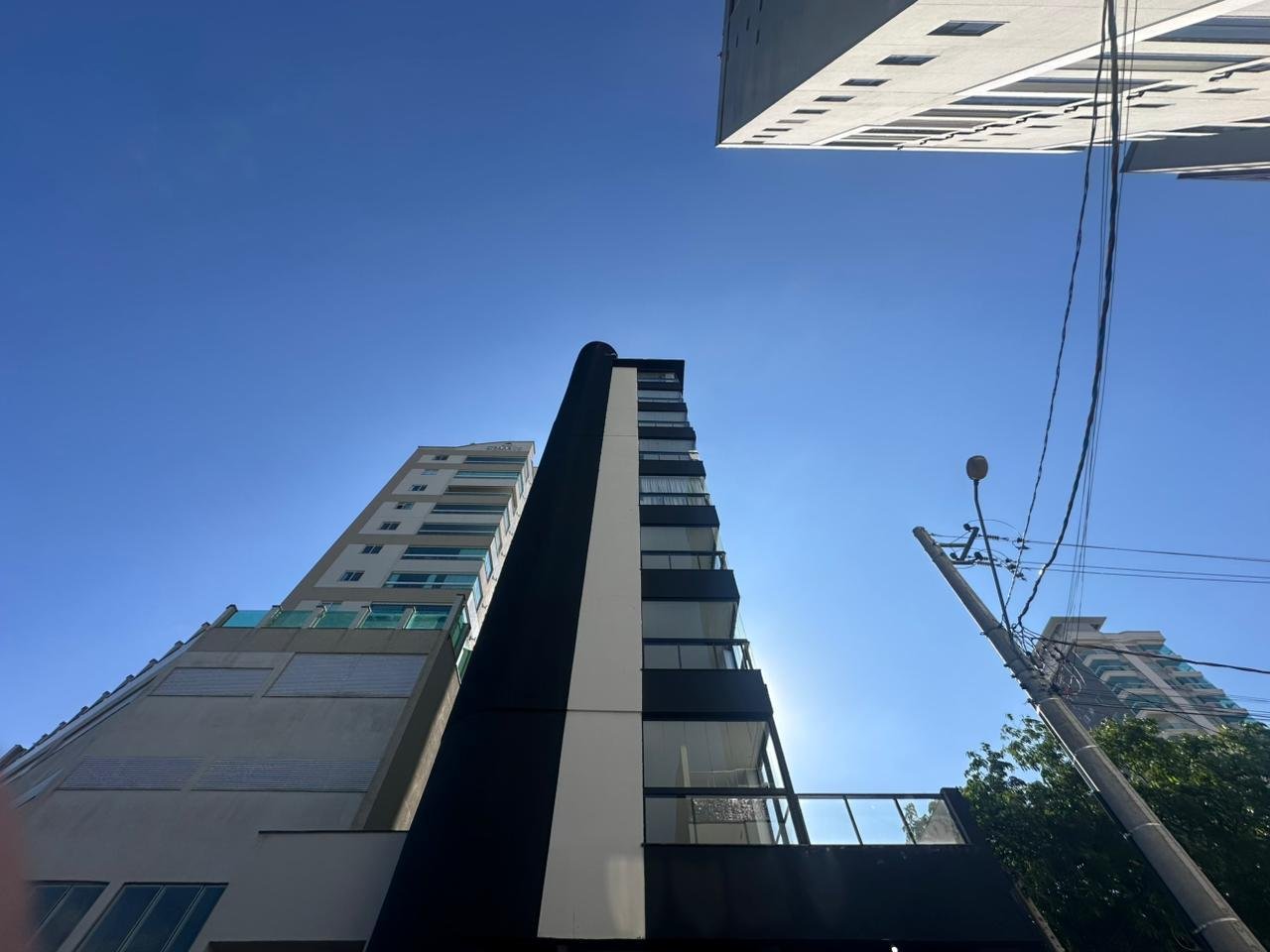 Apartamento 3 suítes no Montenegro — Meia Praia, Itapema SC