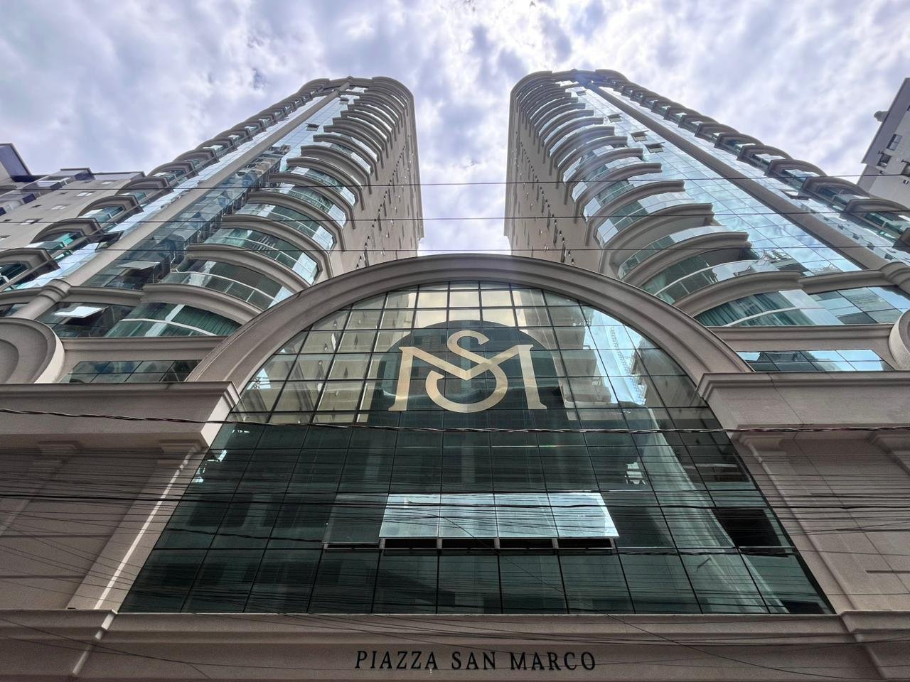 Apartamento 3 suítes no Piazza San Marco — Meia Praia, Itapema SC