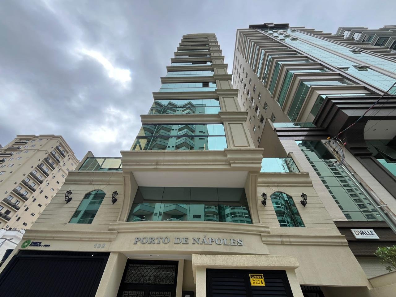 Apartamento 3 suítes no Porto de Napoles — Meia Praia, Itapema SC